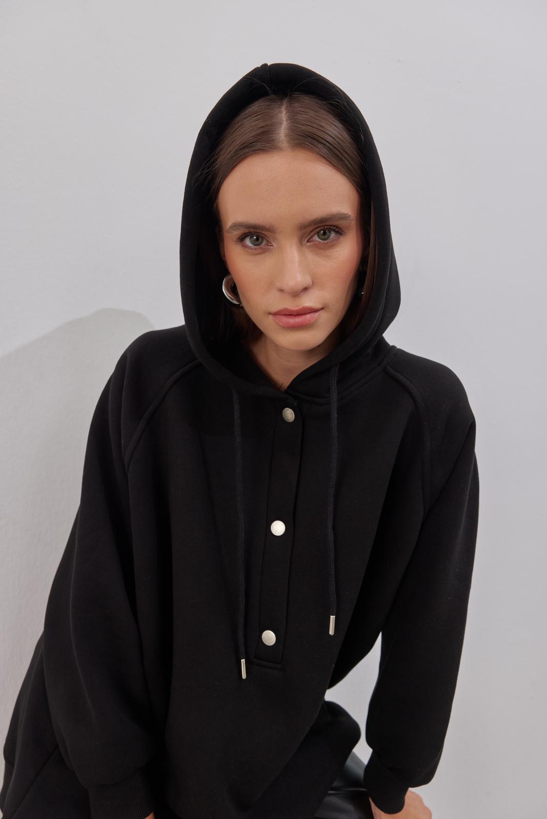 Yakası Çıtçıtlı Sweat