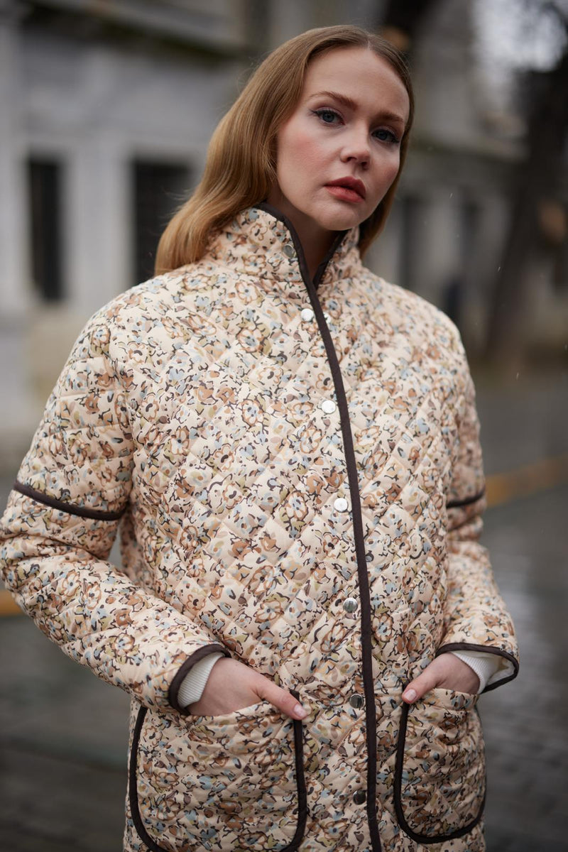 Kapitone Çiçekli Mont