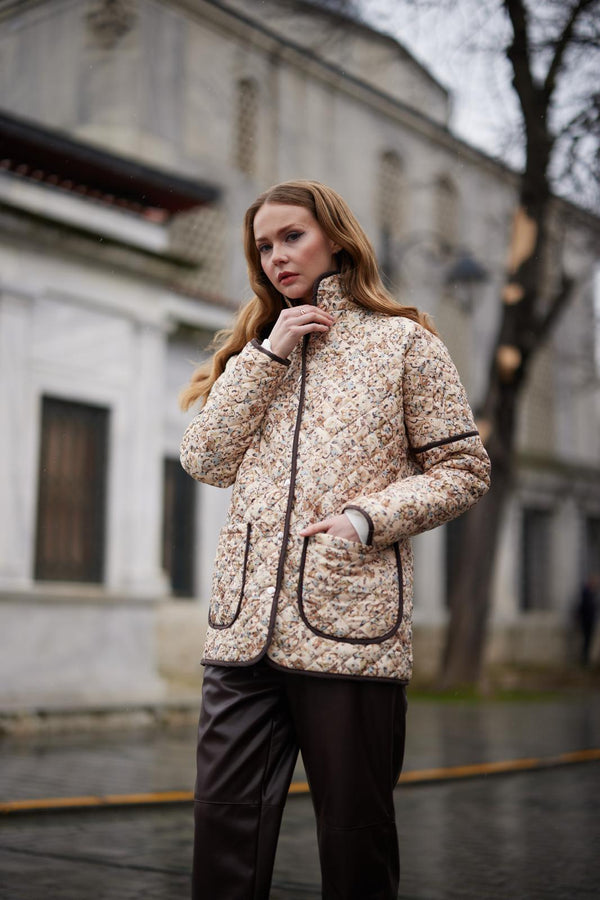 Kapitone Çiçekli Mont